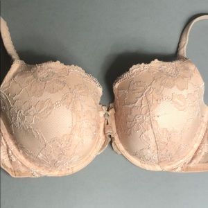 VICTORIA SECRETS 34DDD NUDE LACE BRA